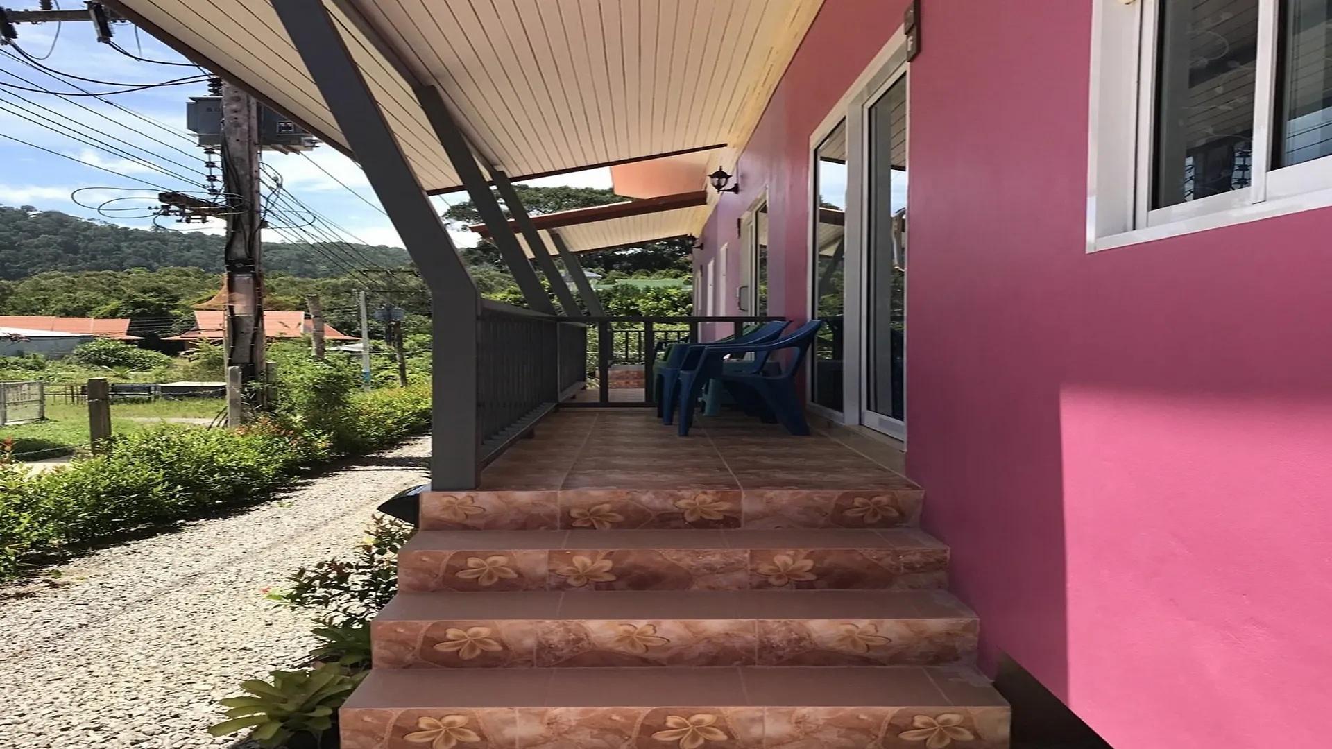 Baan Sri Lanta Sand Ko Lanta