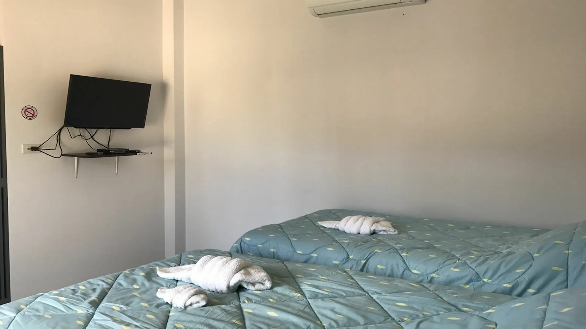 Baan Sri Lanta Sand Ko Lanta 2*,  Thajsko