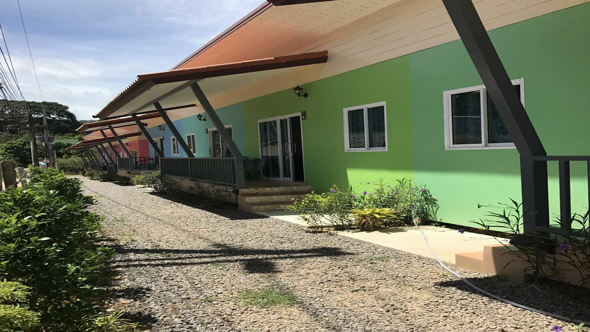 Baan Sri Lanta Sand Ko Lanta