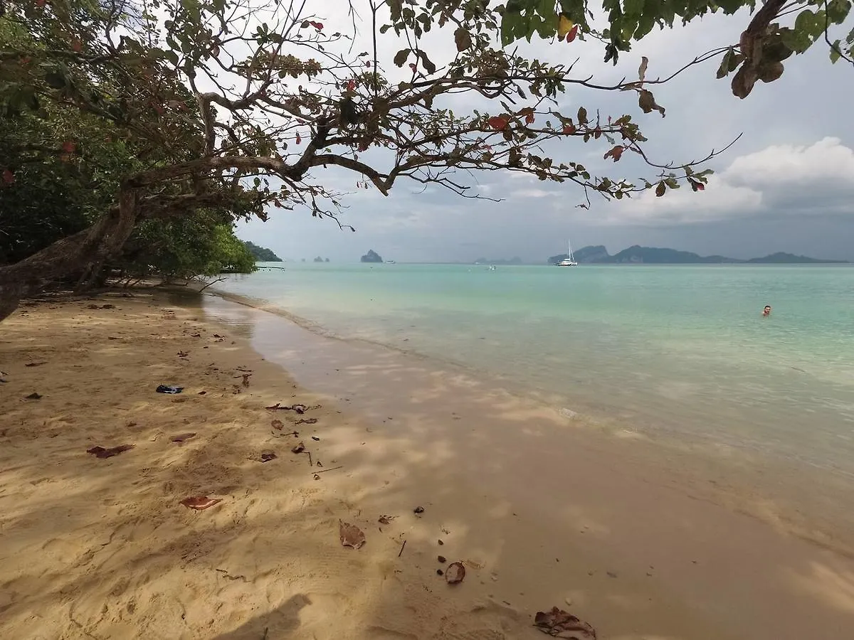Baan Sri Lanta Sand Ko Lanta 2*,  Thailand