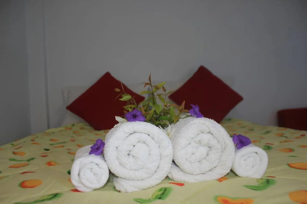 Baan Sri Lanta Sand Ko Lanta 2*,
